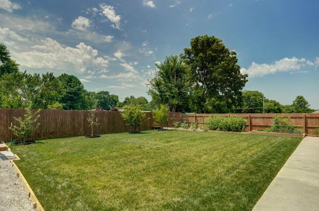 771 N Century Avenue, Republic, MO 65738