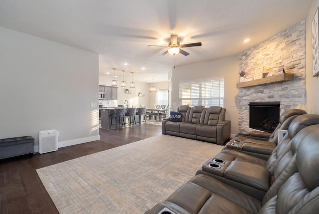 771 N Century Avenue, Republic, MO 65738