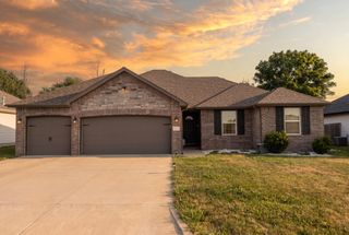 771 N Century Avenue, Republic, MO 65738