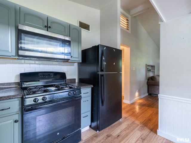 2215 GLENDALE Avenue, Pekin, IL 61554