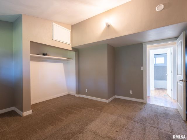 2215 GLENDALE Avenue, Pekin, IL 61554