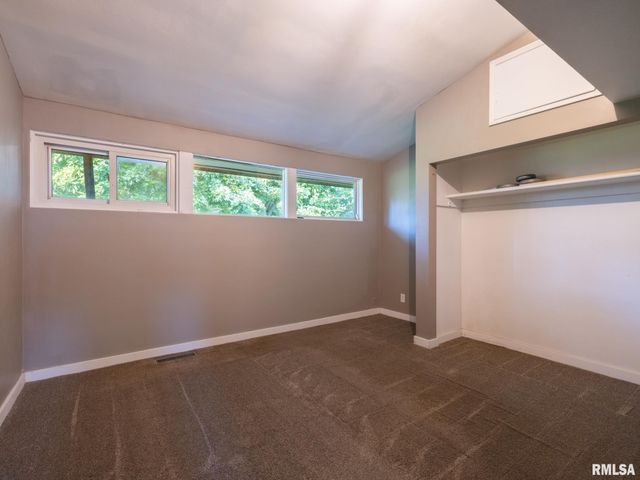 2215 GLENDALE Avenue, Pekin, IL 61554