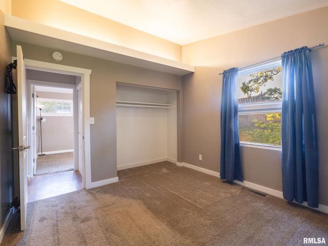2215 GLENDALE Avenue, Pekin, IL 61554