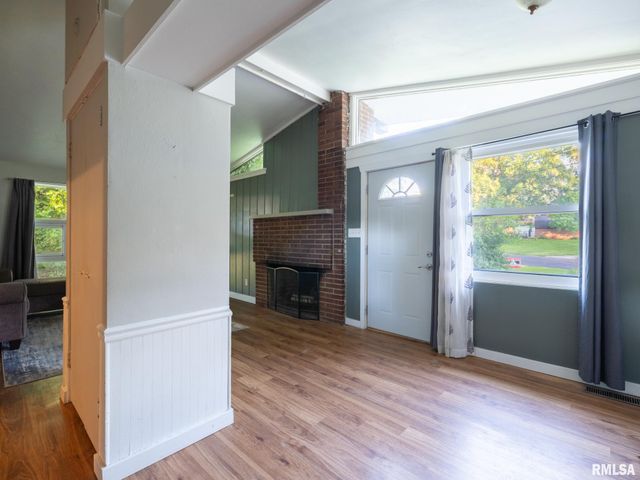 2215 GLENDALE Avenue, Pekin, IL 61554