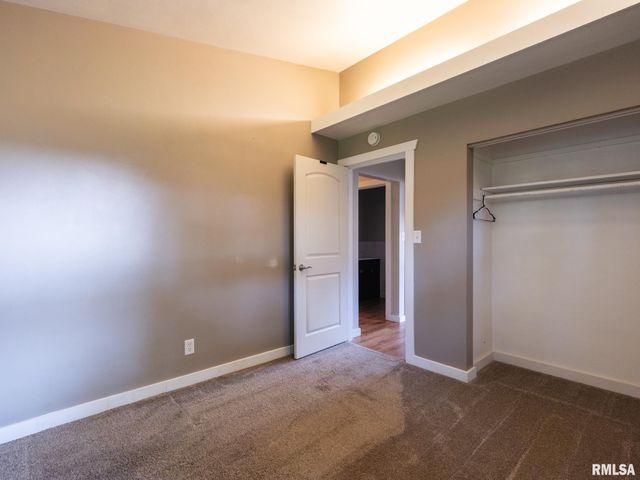 2215 GLENDALE Avenue, Pekin, IL 61554