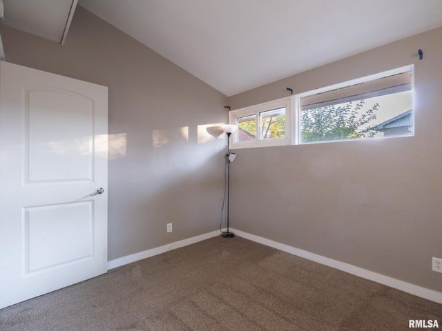 2215 GLENDALE Avenue, Pekin, IL 61554