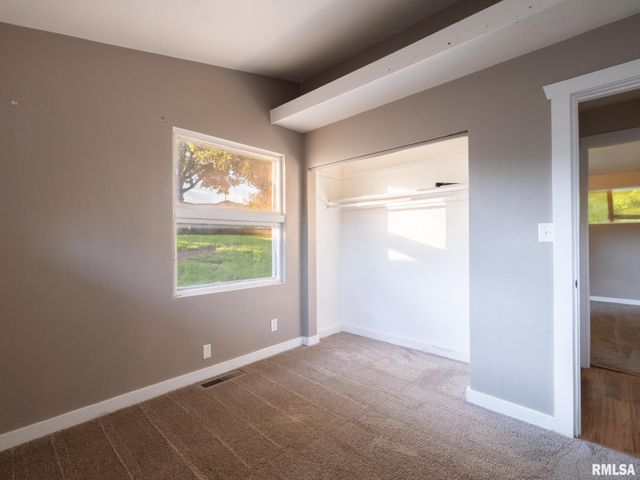 2215 GLENDALE Avenue, Pekin, IL 61554
