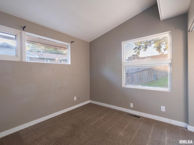 2215 GLENDALE Avenue, Pekin, IL 61554