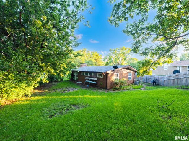 2215 GLENDALE Avenue, Pekin, IL 61554