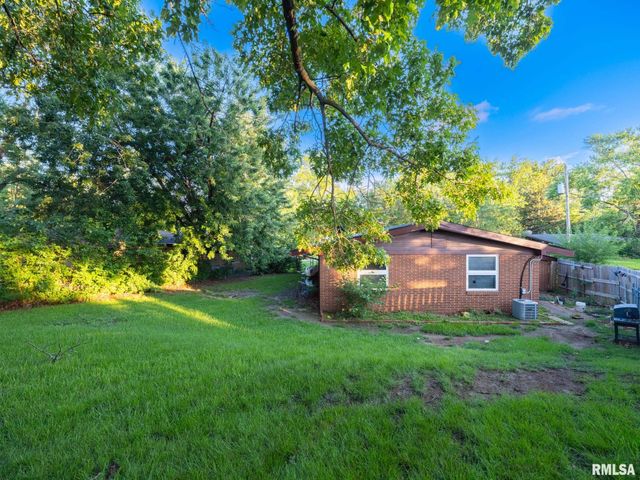 2215 GLENDALE Avenue, Pekin, IL 61554