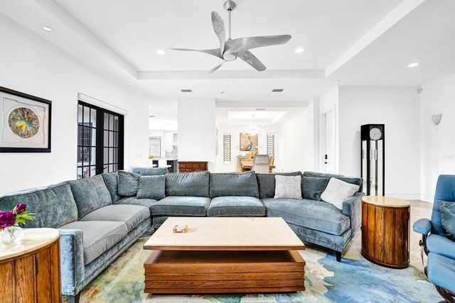 2340 NE 47th Street, Lighthouse Point, FL 33064