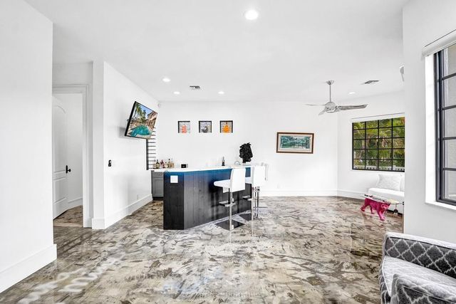 2340 NE 47th Street, Lighthouse Point, FL 33064