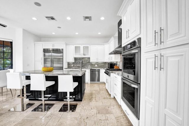 2340 NE 47th Street, Lighthouse Point, FL 33064