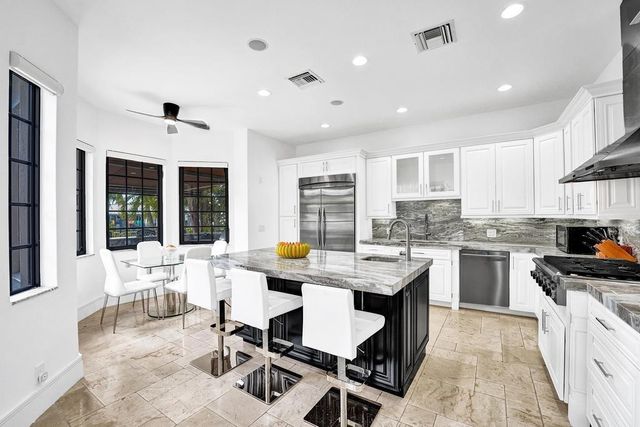 2340 NE 47th Street, Lighthouse Point, FL 33064