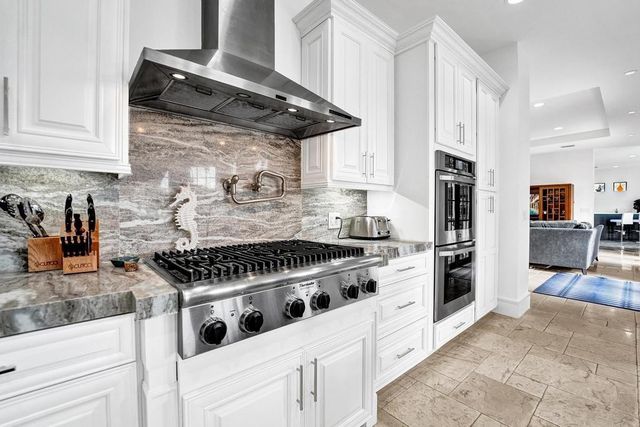 2340 NE 47th Street, Lighthouse Point, FL 33064