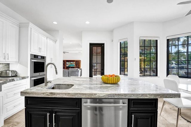 2340 NE 47th Street, Lighthouse Point, FL 33064