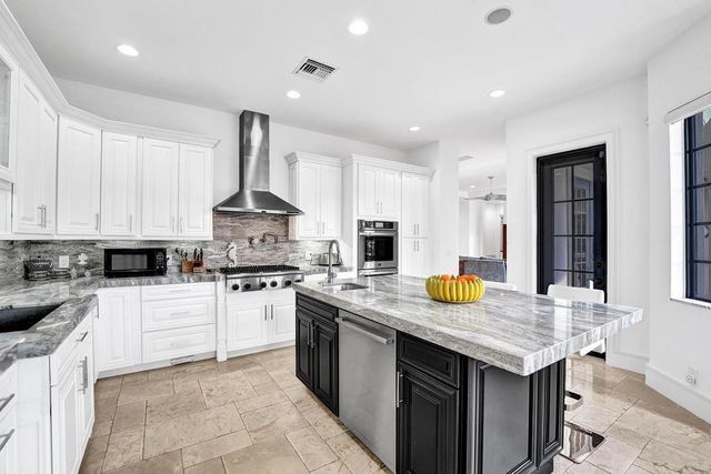 2340 NE 47th Street, Lighthouse Point, FL 33064