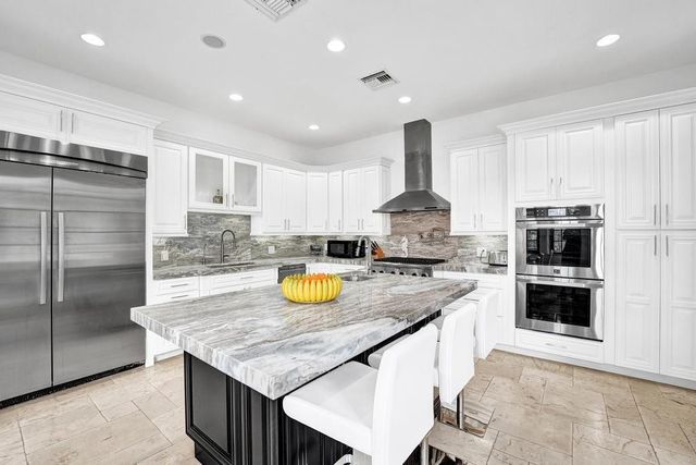 2340 NE 47th Street, Lighthouse Point, FL 33064