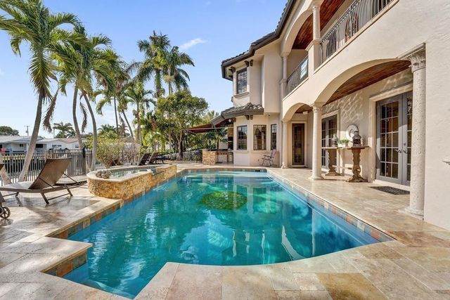 2340 NE 47th Street, Lighthouse Point, FL 33064