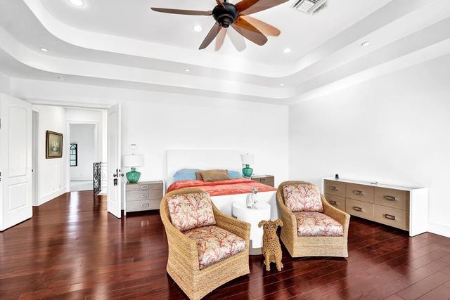 2340 NE 47th Street, Lighthouse Point, FL 33064