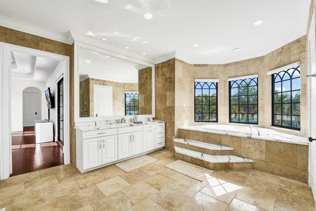 2340 NE 47th Street, Lighthouse Point, FL 33064