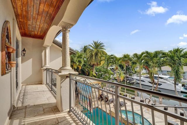 2340 NE 47th Street, Lighthouse Point, FL 33064