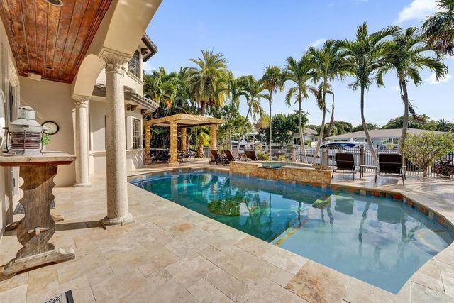 2340 NE 47th Street, Lighthouse Point, FL 33064