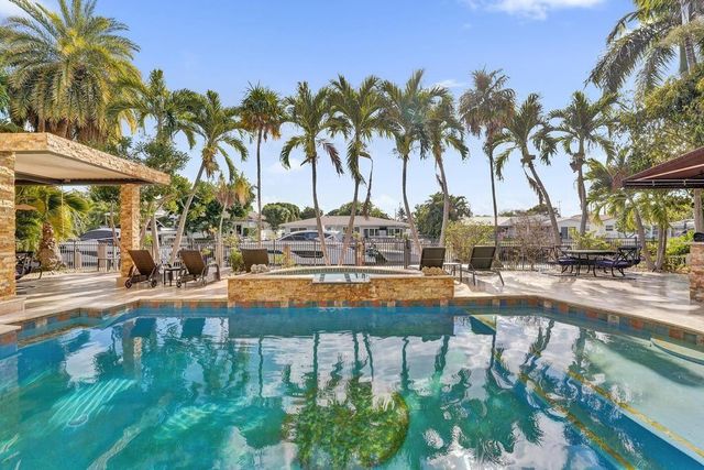 2340 NE 47th Street, Lighthouse Point, FL 33064