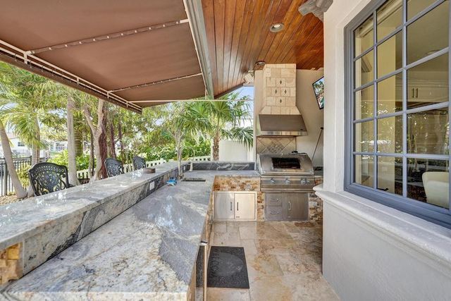 2340 NE 47th Street, Lighthouse Point, FL 33064