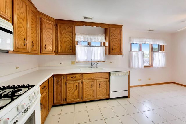 920 N Northwest Highway 2, Park Ridge, IL 60068