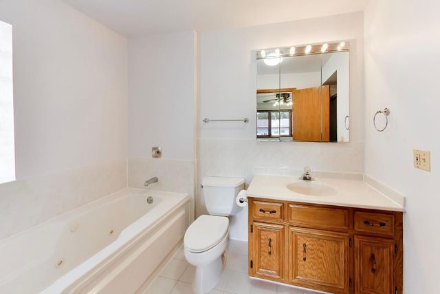 920 N Northwest Highway 2, Park Ridge, IL 60068