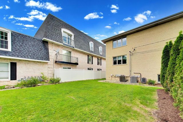 920 N Northwest Highway 2, Park Ridge, IL 60068