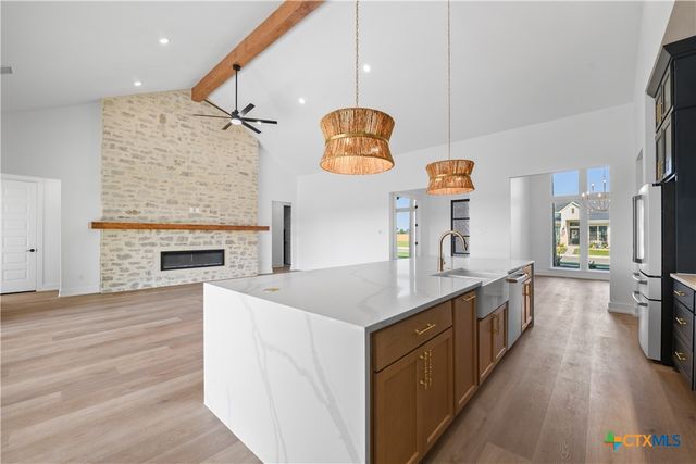 6837 Lacey Oak Road, Salado, TX 76571