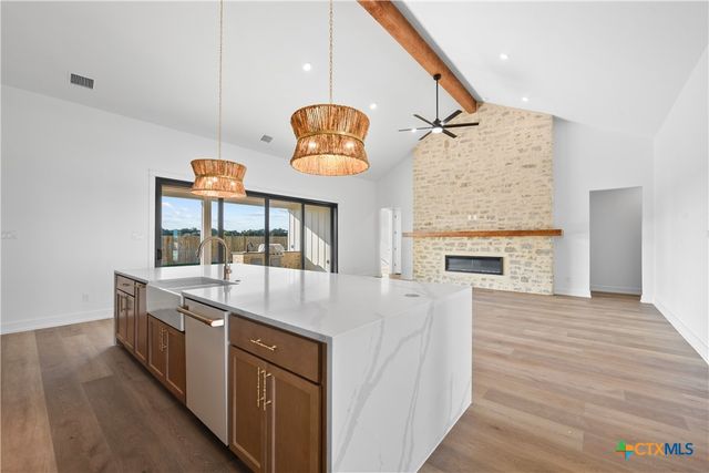 6837 Lacey Oak Road, Salado, TX 76571