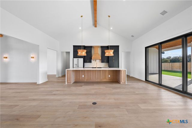 6837 Lacey Oak Road, Salado, TX 76571