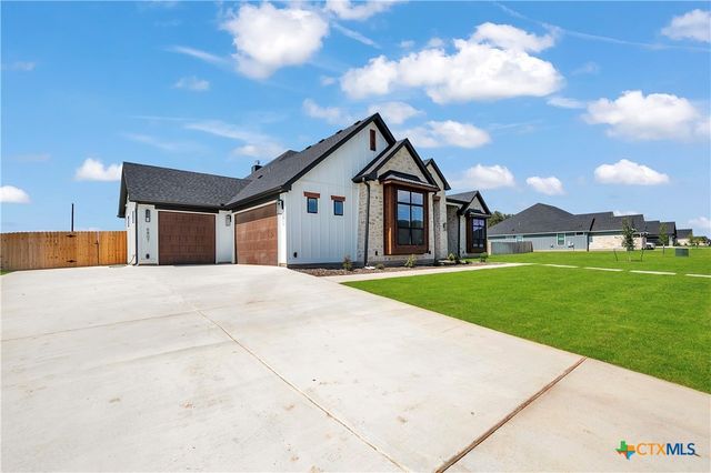 6837 Lacey Oak Road, Salado, TX 76571