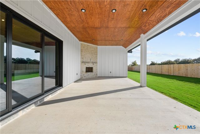 6837 Lacey Oak Road, Salado, TX 76571
