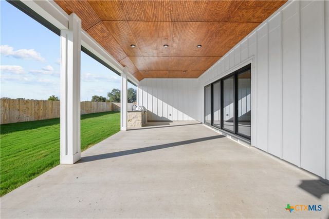 6837 Lacey Oak Road, Salado, TX 76571