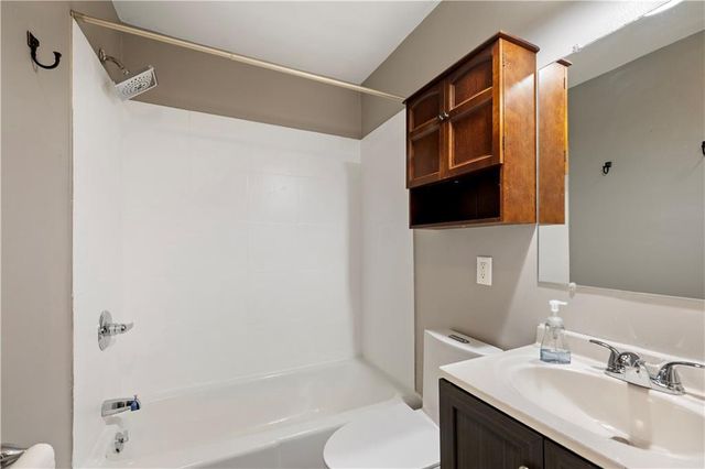 2508 E Hamilton Avenue, Eau Claire, WI 54701