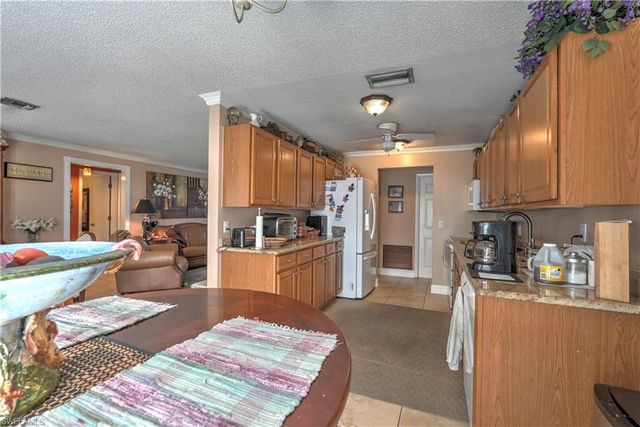 1004 SE 25th TER, Cape Coral, FL 33904