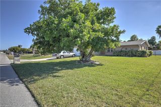 1004 SE 25th TER, Cape Coral, FL 33904