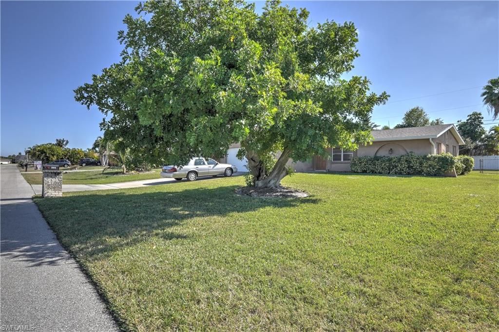 1004 SE 25th TER, Cape Coral, FL 33904