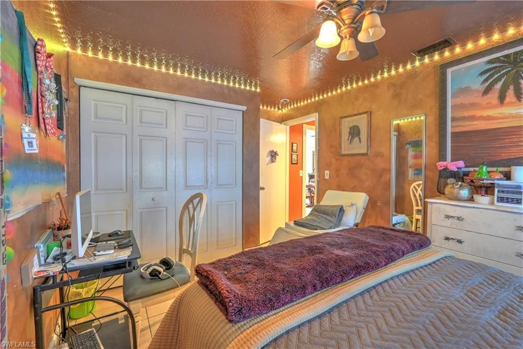 Image 14 of property listing at 1004 SE 25th TER, Cape Coral, FL 33904