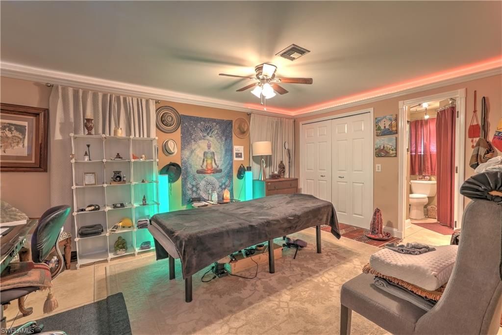 Image 19 of property listing at 1004 SE 25th TER, Cape Coral, FL 33904