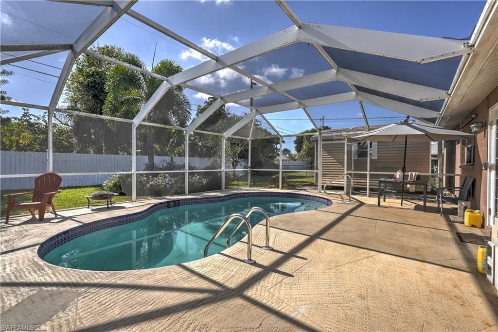 Image 23 of property listing at 1004 SE 25th TER, Cape Coral, FL 33904