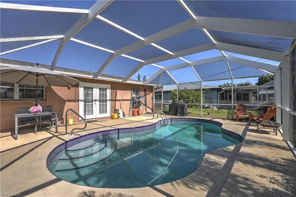 Image 25 of property listing at 1004 SE 25th TER, Cape Coral, FL 33904