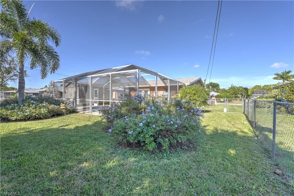 Image 28 of property listing at 1004 SE 25th TER, Cape Coral, FL 33904