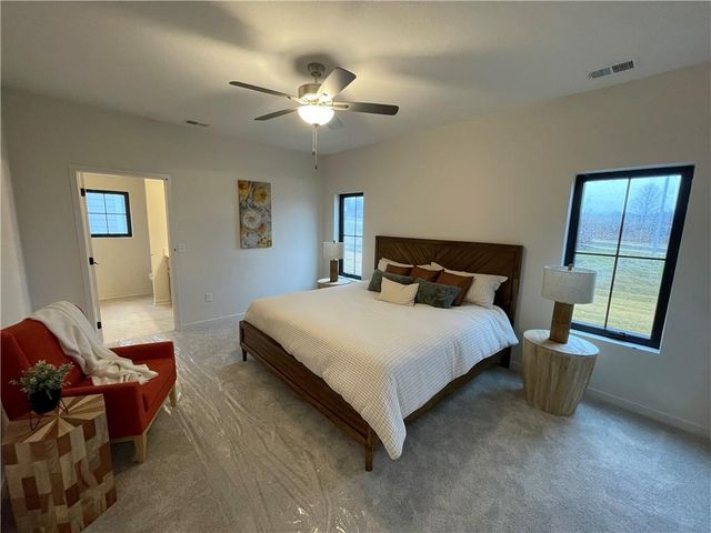 1979 Harvest Road, Liberty, MO 64068