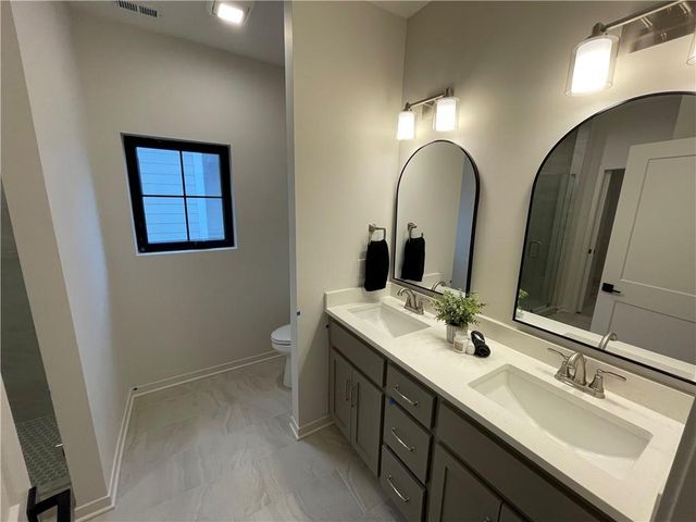 1979 Harvest Road, Liberty, MO 64068