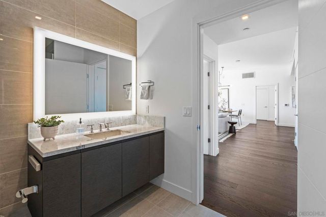 2604 5th Ave 406, San Diego, CA 92103